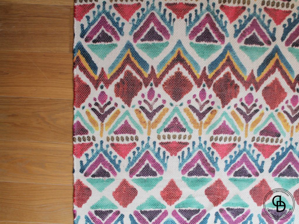 Motif graphique ethnique coloré